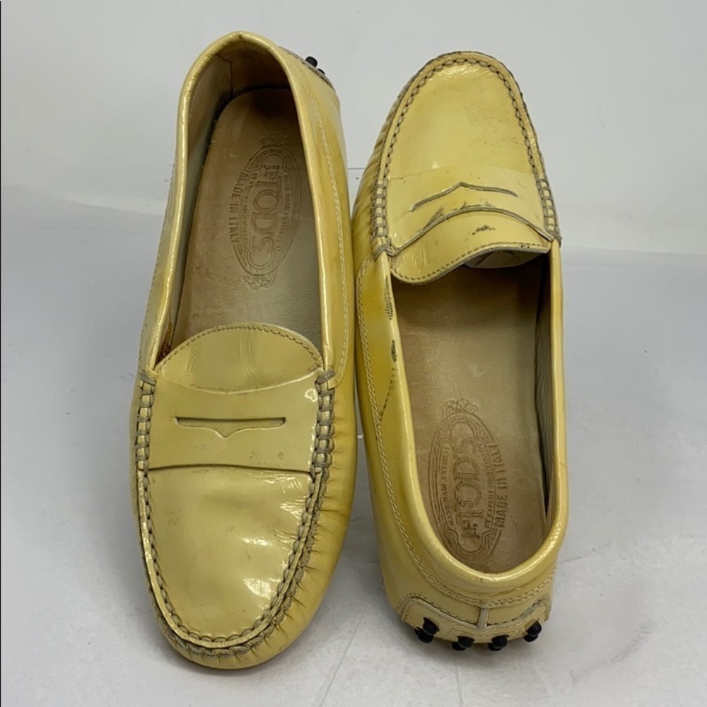Tod’s Gommino Sz 7 Patent Yellow Leather Slip On